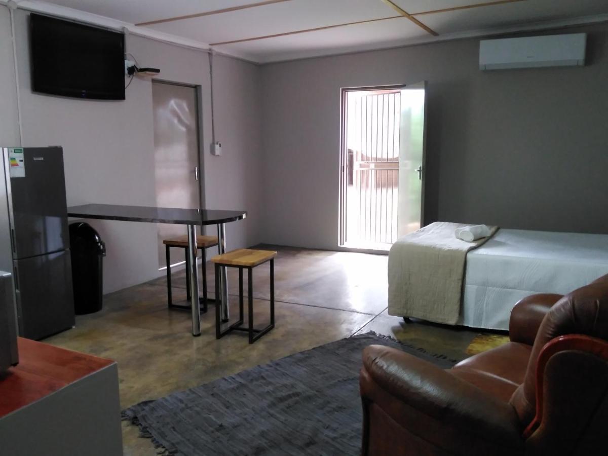 Die Windpomp Guesthouse Gobabis Bagian luar foto