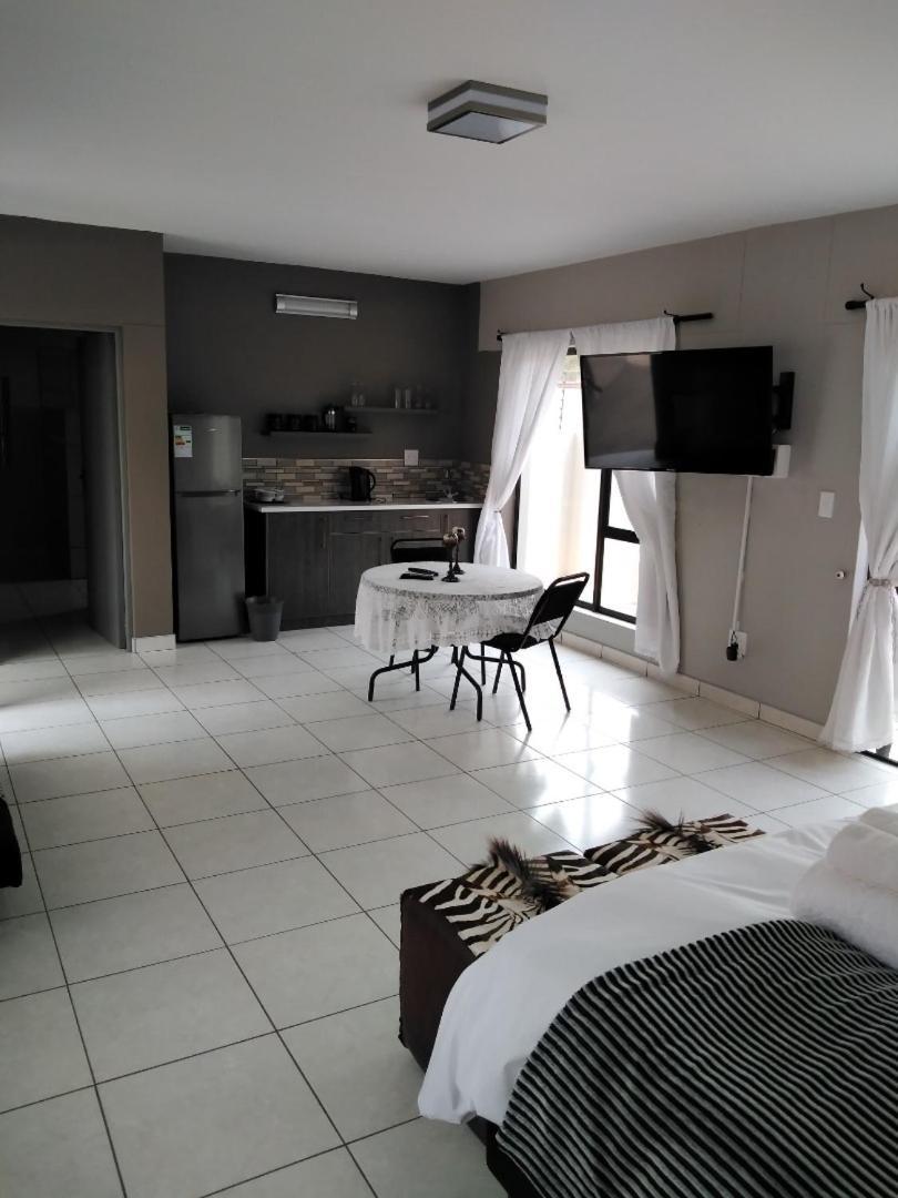 Die Windpomp Guesthouse Gobabis Bagian luar foto